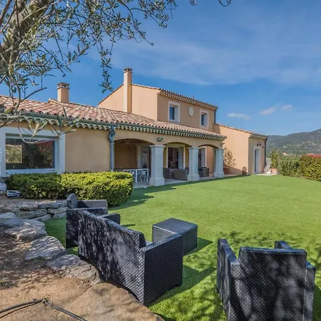 Family In 생트막시메