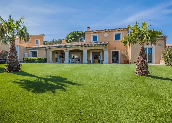 Family In 생트막시메