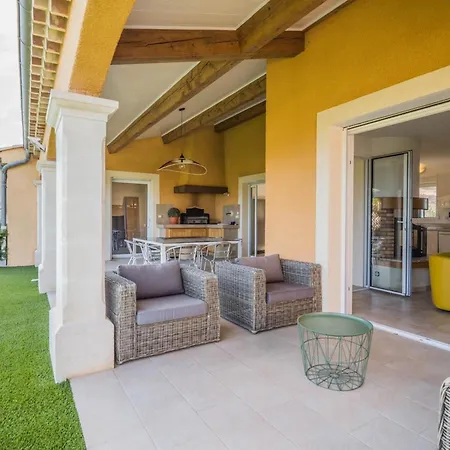 Holiday home Family In