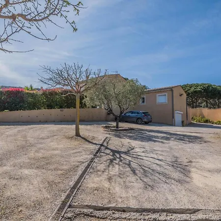 Holiday home Family In