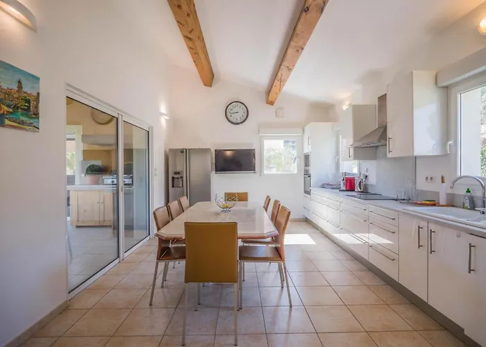 Holiday home Family In